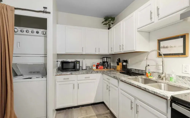 The Luxe Pearl Residences 870.5