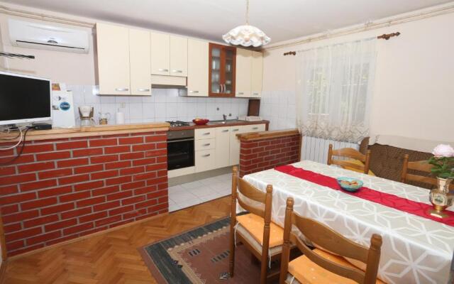 Apartments Slavica Žedno