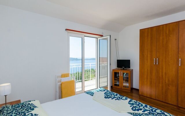 Seaview Apartment in Cavtat Dalmatia With Garden