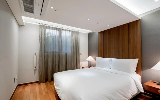 Oriens  & Residences