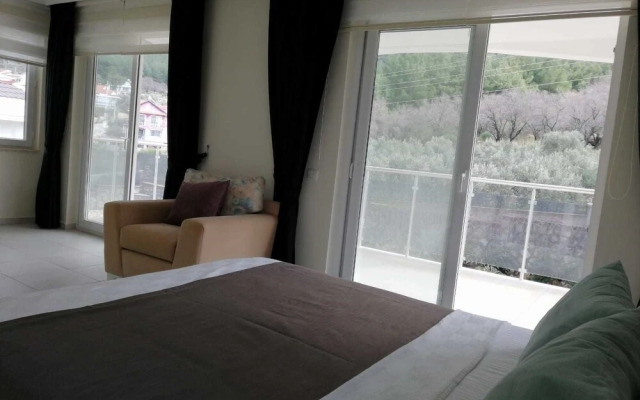 Villa Aktif 1 by Villa Life D-Lux