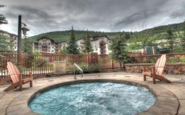 Comfortable Condo, Outstanding Location - TX414 by RedAwning