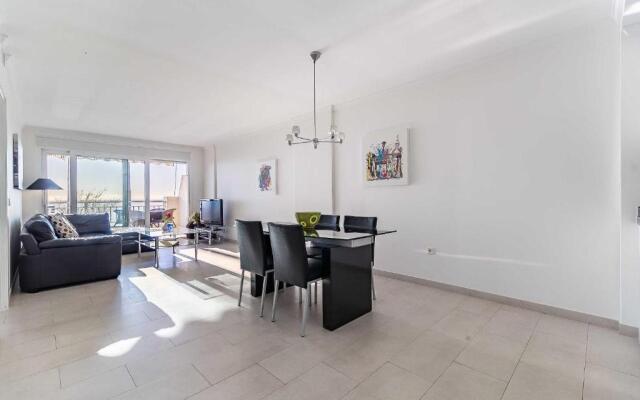 25-Modern Apartment in Paseo Maritimo, Fuengirola!