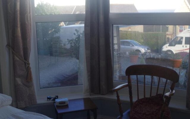 Varley House - Guest House