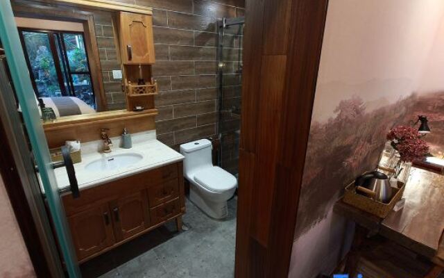 Zhangshe Courtyard Hotel