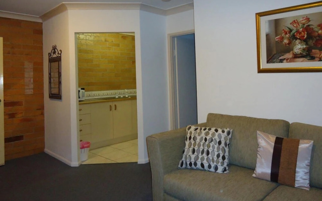 Copper Country Motor Inn & Restaurant