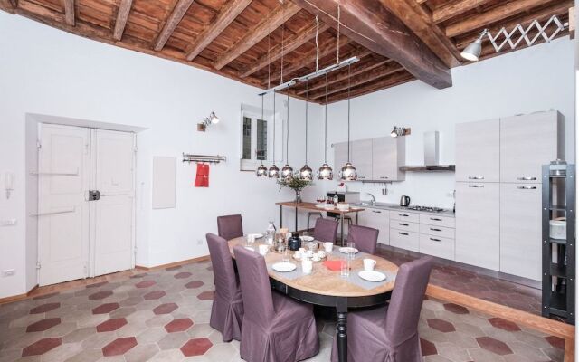 Regal Home in Trastevere
