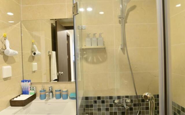 Excellent location free gym