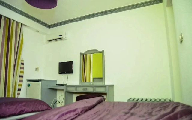 Plan B El Montazah Hotel