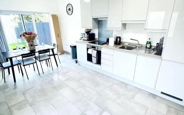Immaculate 2 Bed House in Cambridge
