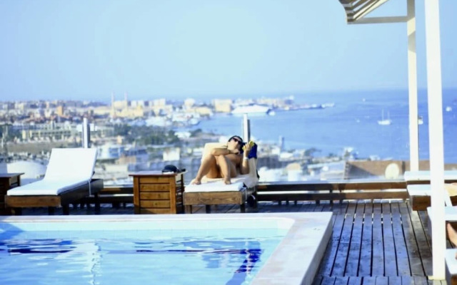 Charbel Sea View
