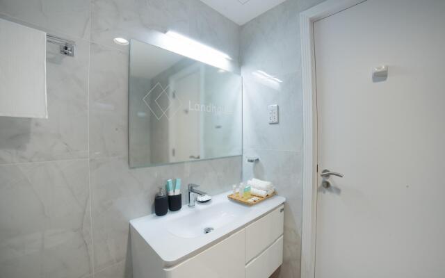 Luxe Studio Near Discovery Gardens Metro Station