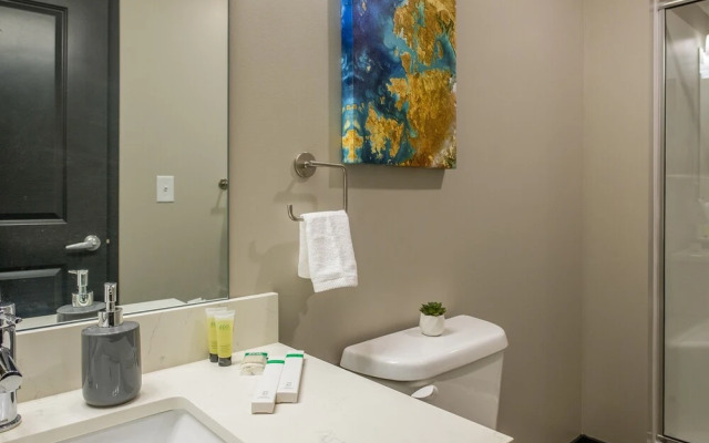 FRONTDESK Flashcube Apts Downtown Kansas City