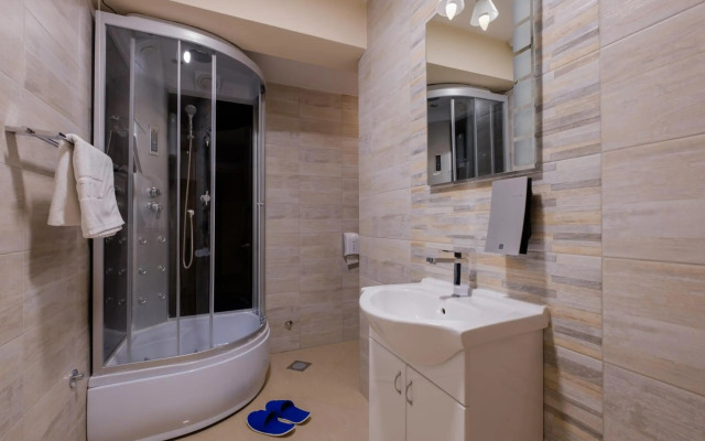 Airport Garni Hotel