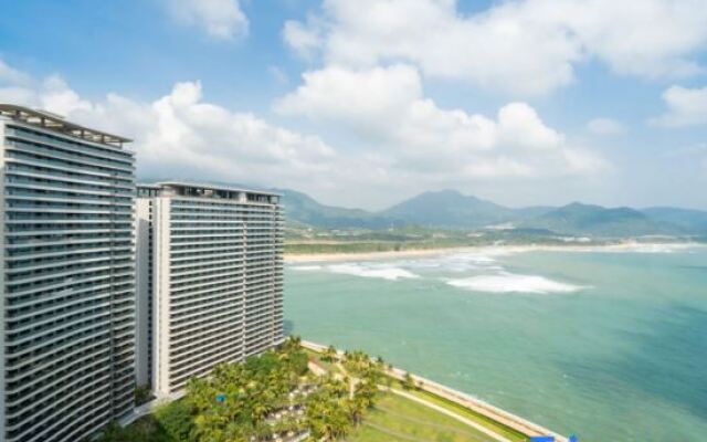 Yajing Haiju Surfing Seaview Design Hotel (Wanning Sunac Riyuewan Branch)