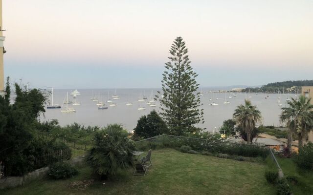 Luxury Apartment Sea View Garden Parking