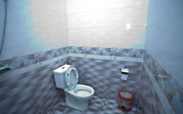 Co Cuc Hotel - Hostel