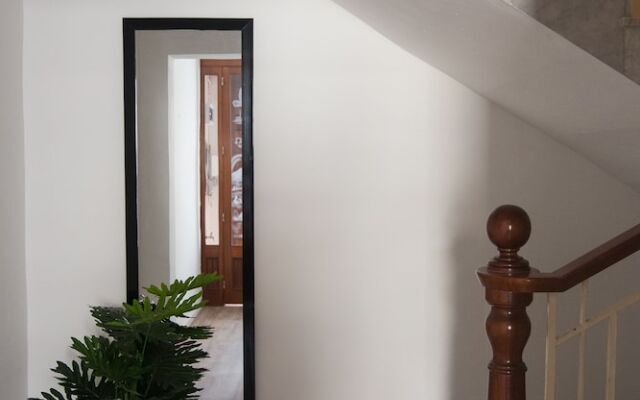 The Burrow City Rooms - Homestay