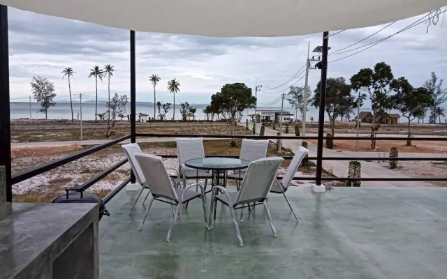 A&B Beach Villa At VK