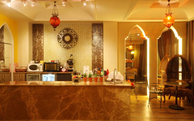 Moroccan Holiday Suite