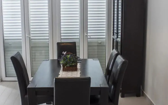 Boric Apartments