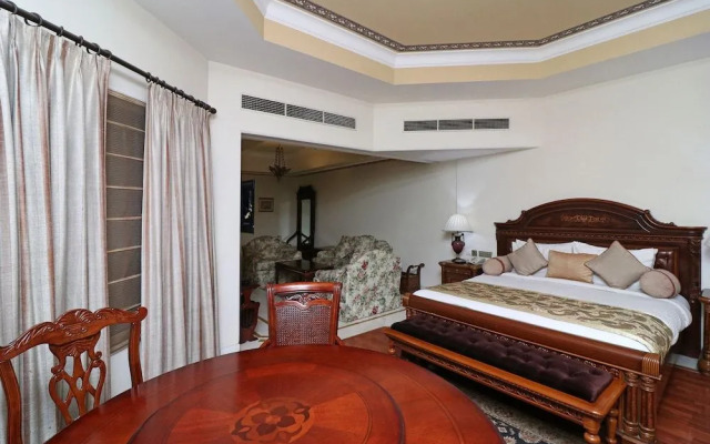 Oyo 25046 Hotel The Orient Taj