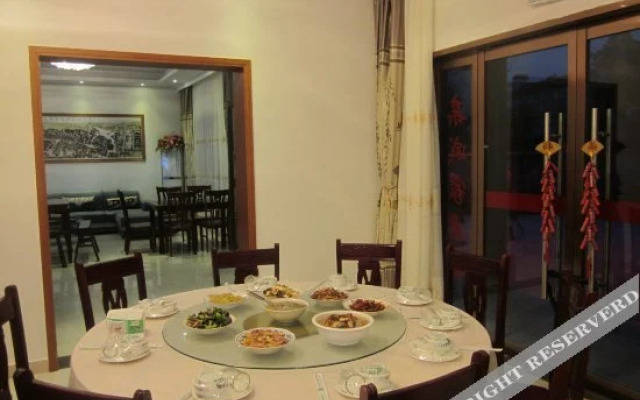 Qinqijia Hotel
