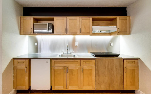Crest Hotel Suites