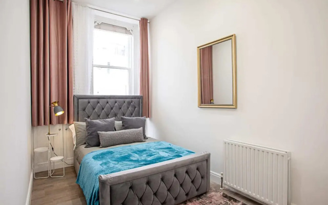 Charming Chelsea Flat
