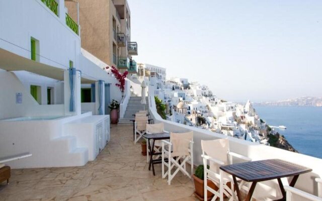 Adamis Majesty Suites