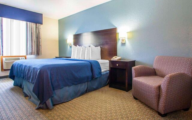 Quality Inn & Suites Ankeny - Des Moines