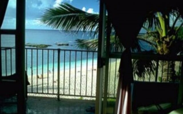 Backpackers Vacation Inn and Plantation Village