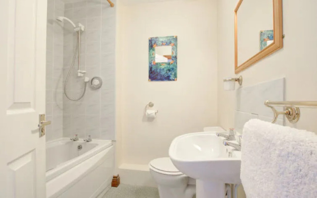 Holiday Home June Cottage