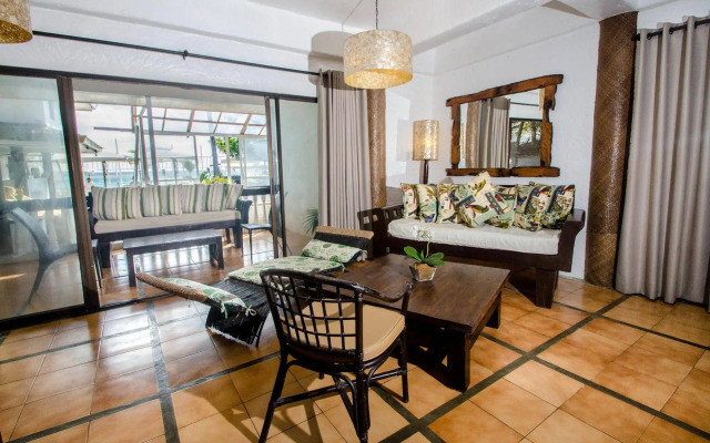 White House Beach Resort