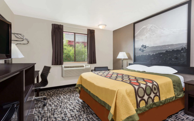 Super 8 by Wyndham Bremerton