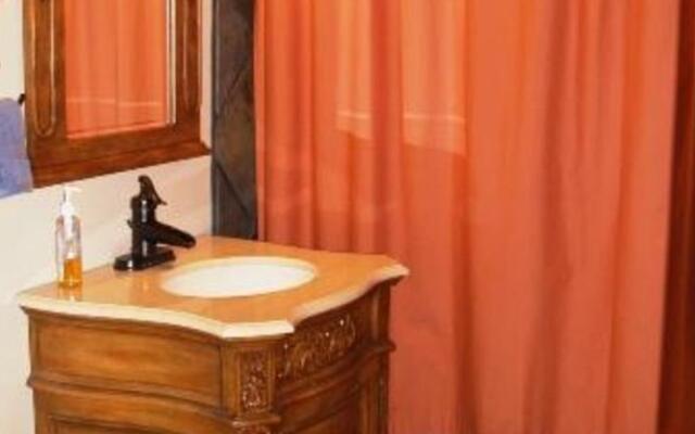 RedAwning Sierra Getaway