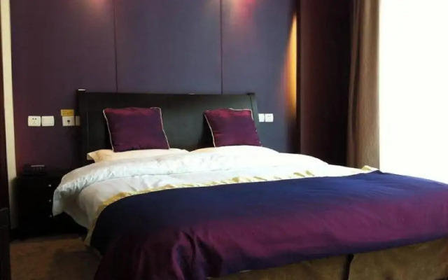 Shanghai StarChain New Space Time Hotel (Zhongshan Park Subway Station)