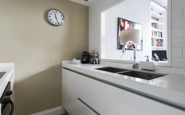 Cathcart Road IV by Onefinestay