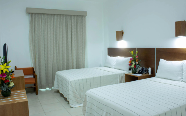 Hotel Castillo Huatulco & Beach Club