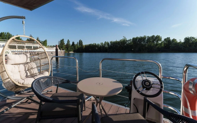 L'Escale Royale Port Ilon Seine Giverny