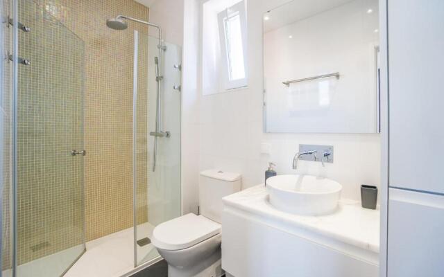 GuestReady - Chic and Vibrant Apt with Stunning Views - Anjos