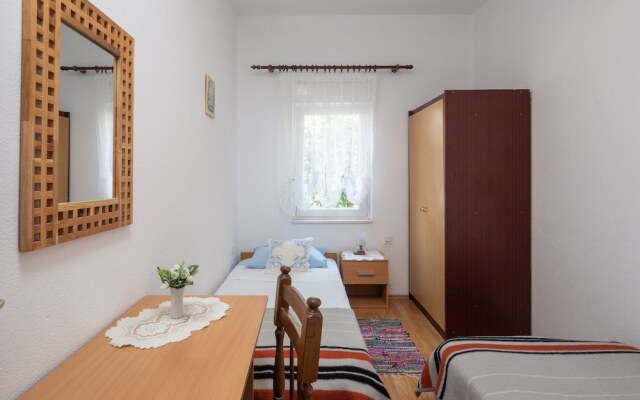 A1 - apt Near Beach With Patio, Parking and Grill