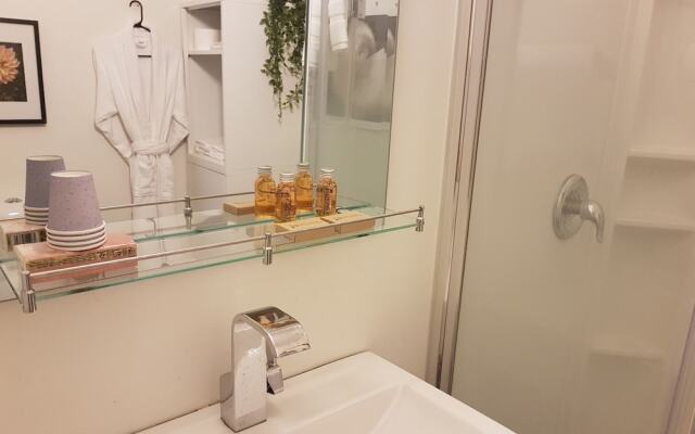 Wander - Downtown London