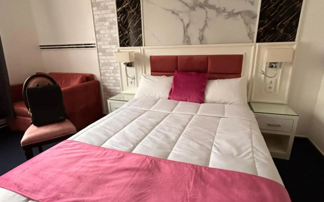 Hotel Grand Paris