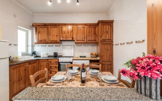 Getawaysmalta- Spinola Bay 1-bedroom Seafront Penthouse St Julian Near Paceville
