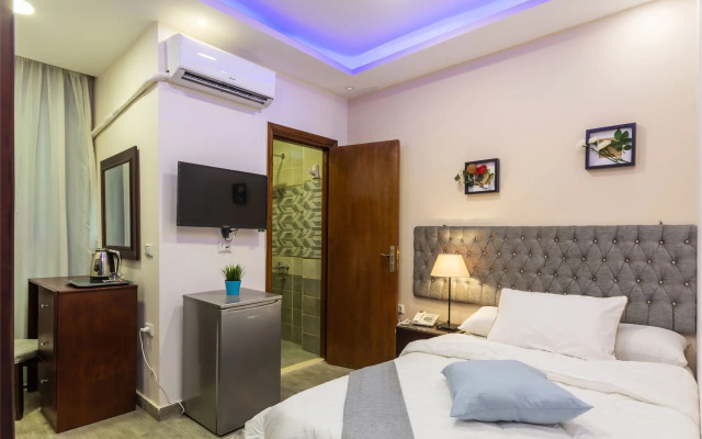 Pyramids Village Inn