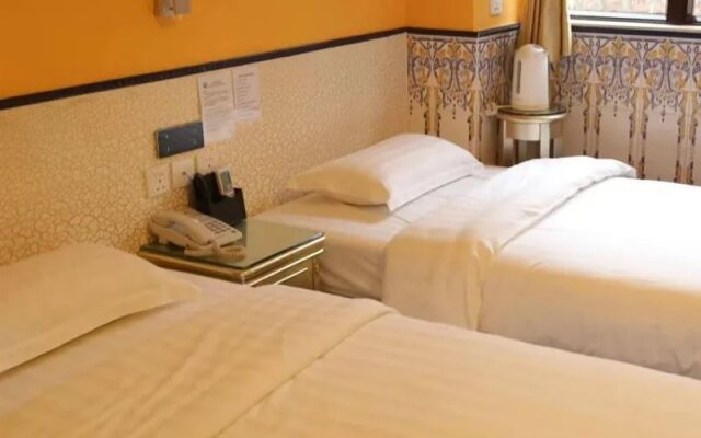 Happy Family Hotel