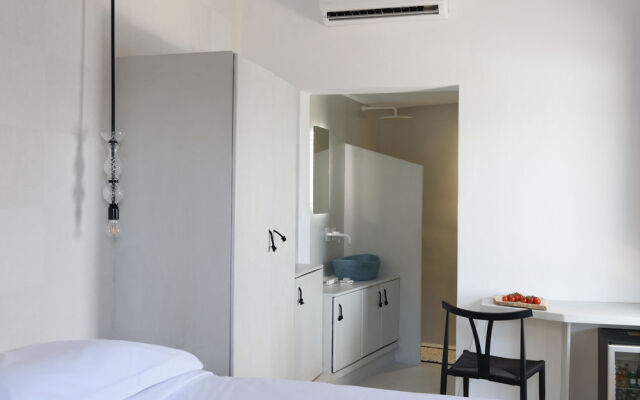 Solstice Luxury Suites