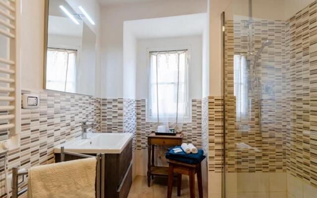 JOIVY Superb Flat Near Ch. Columbus' House