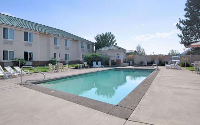 Sleep Inn Bend Crossroads Plaza